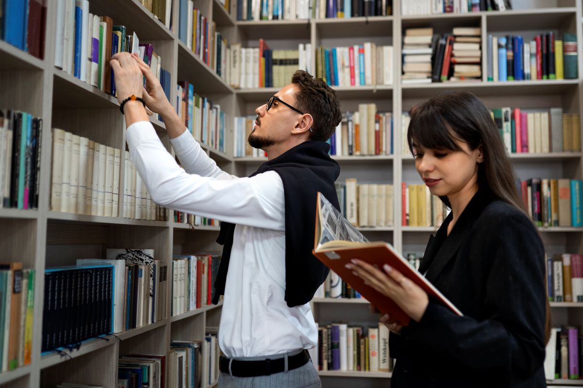 05 Jovenes Libreria