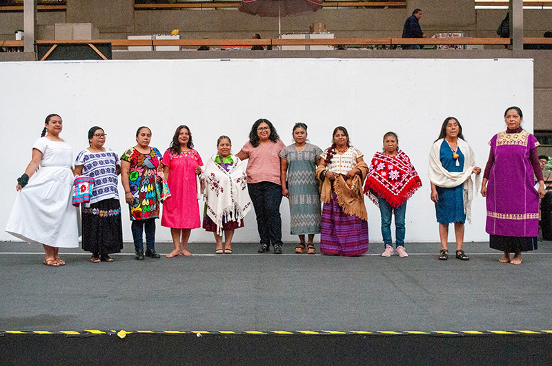 Primera Conexion desfile